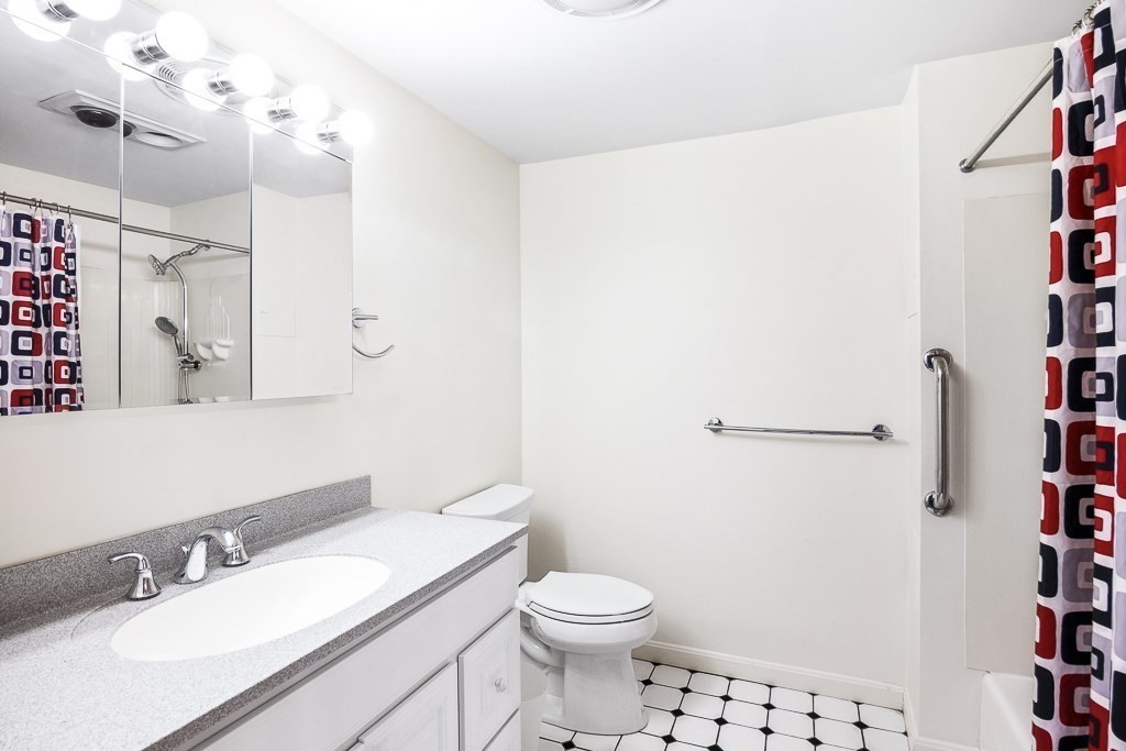 34 Hamilton Road, Unit 305 Arlington, MA 02474 - Photo 8 of 13 Gallery Image 8