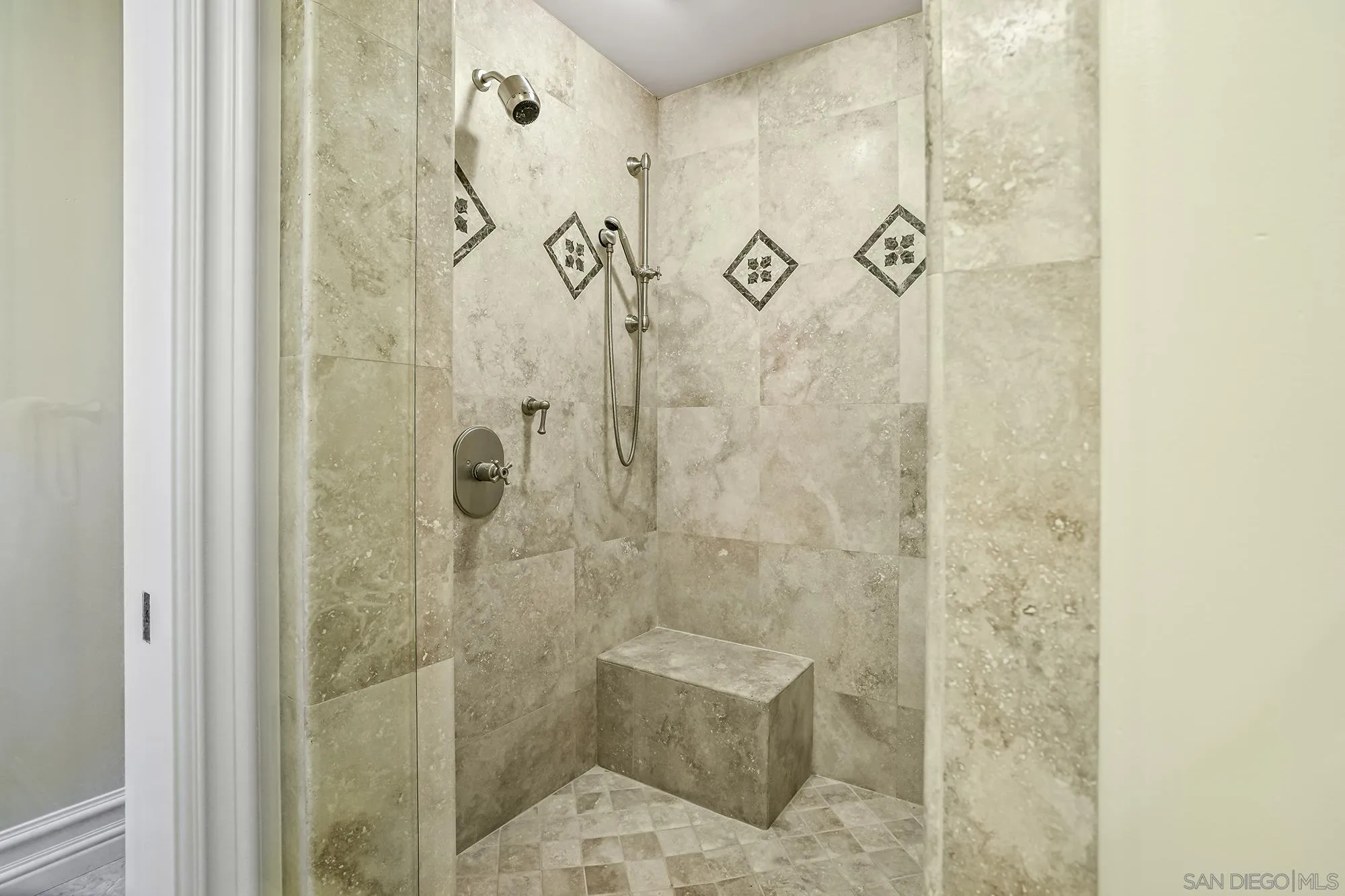 5259 Meadows Del Mar San Diego, CA 92130 - Photo 27 of 52