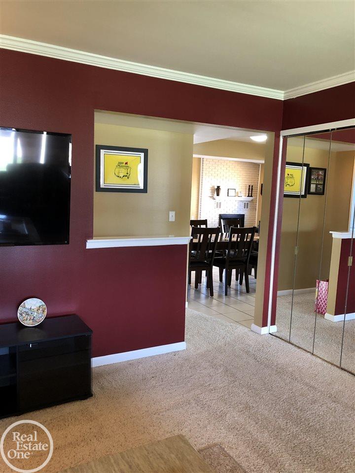 47725 Chrys Road Macomb, MI 48044 - Photo 34 of 51 50053104-33.JPG