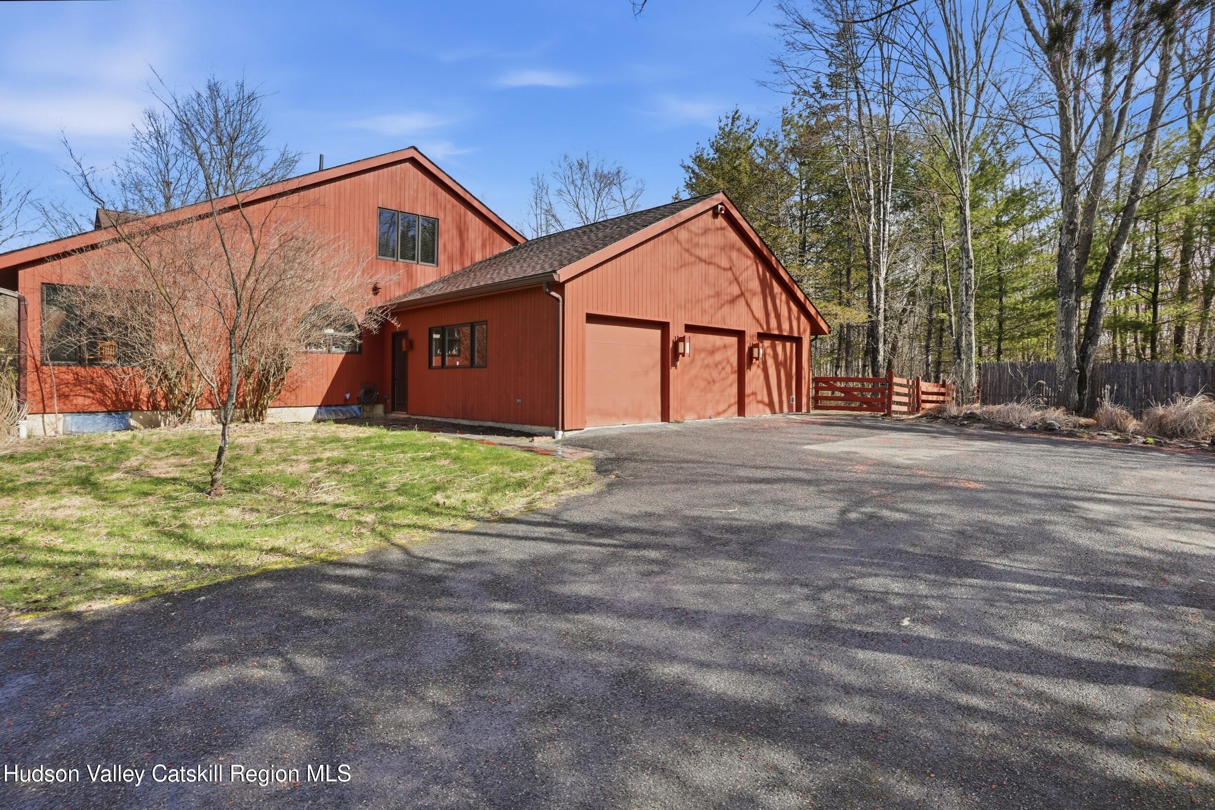 6 Tall Pines Road New Paltz, NY 12561 - Photo 4 of 45 side 1