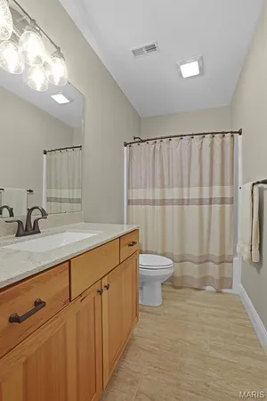 $565,000 | 1538 Sagaponak Lane, Troy, IL 62294