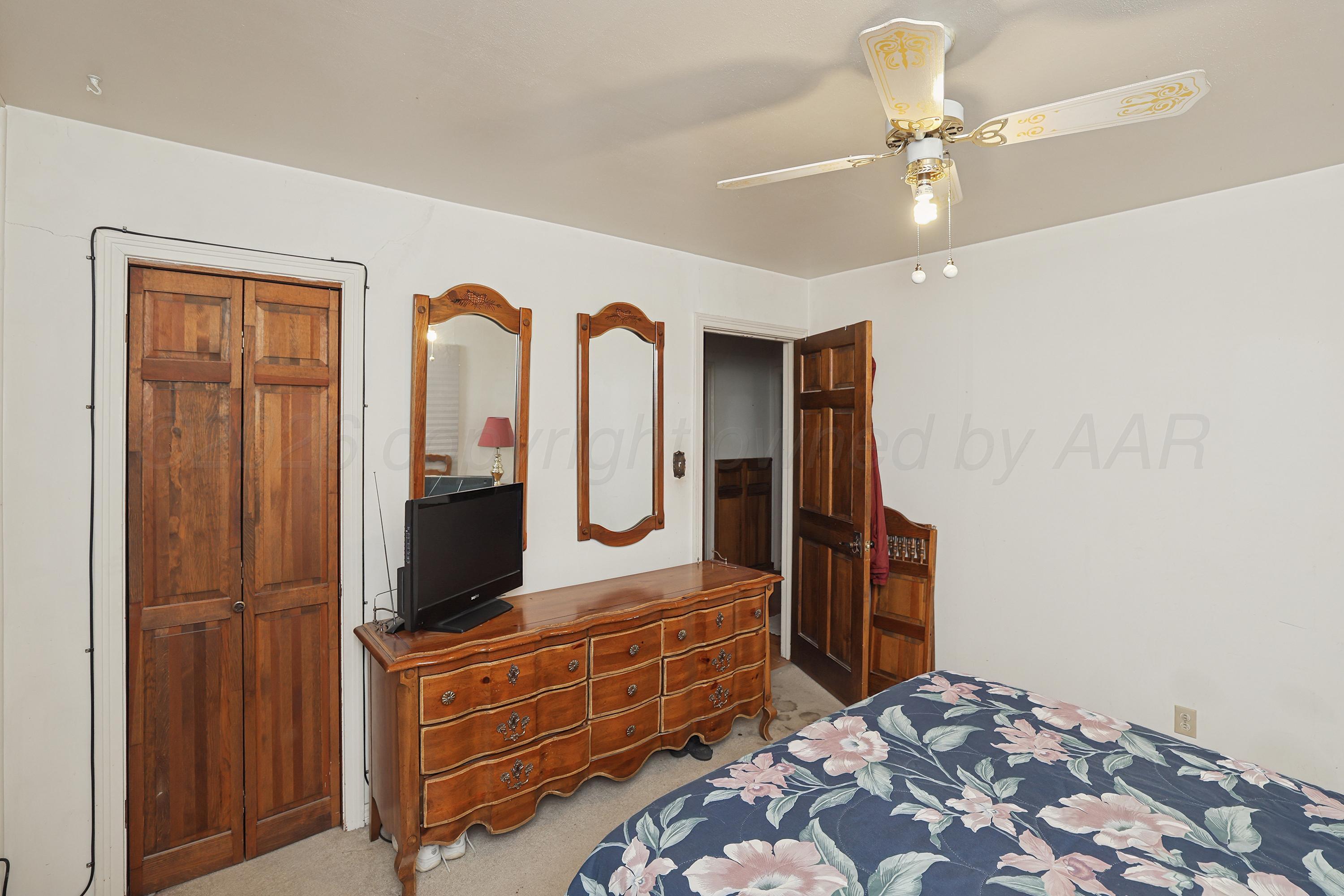 3402 South Ong Street Amarillo, TX 79109 - Photo 13 of 20 11-1st Bedroom
