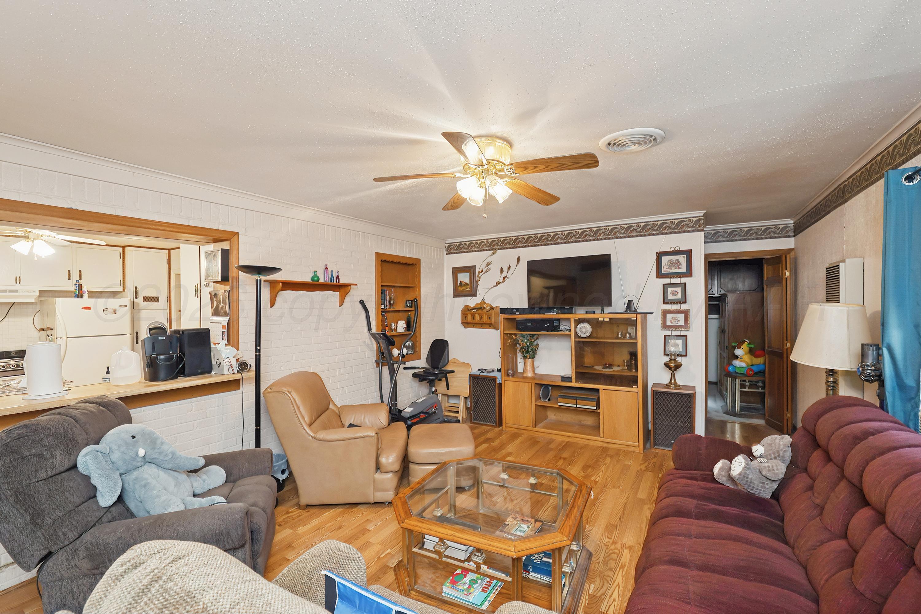 3402 South Ong Street Amarillo, TX 79109 - Photo 6 of 20 6-Living Area