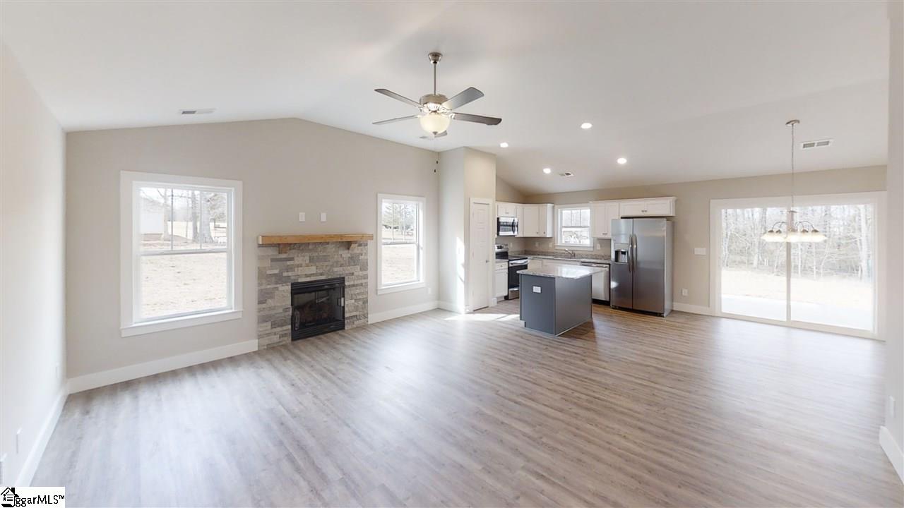322 State Rd S-42-600 Greer, SC 29651 - Photo 4 of 14 Gallery Image 4