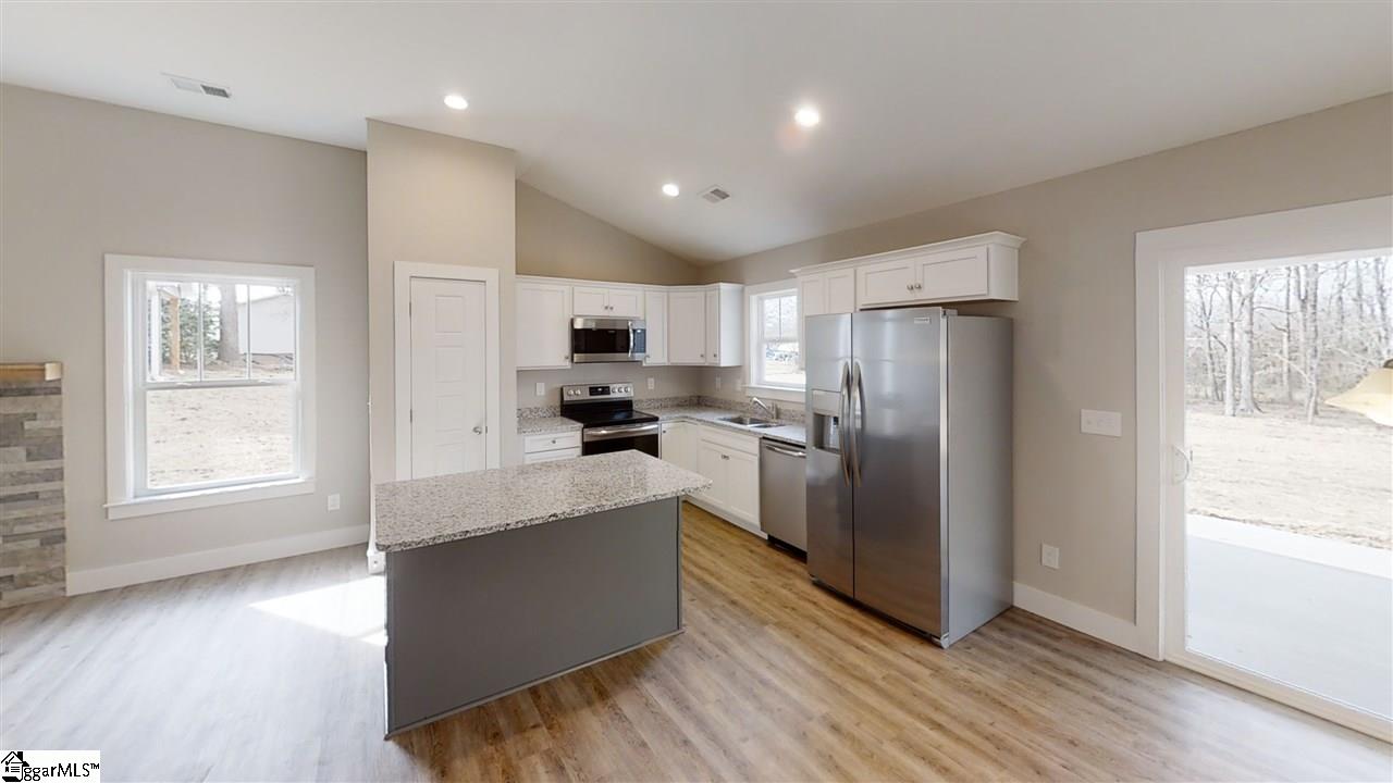 322 State Rd S-42-600 Greer, SC 29651 - Photo 5 of 14 Gallery Image 5