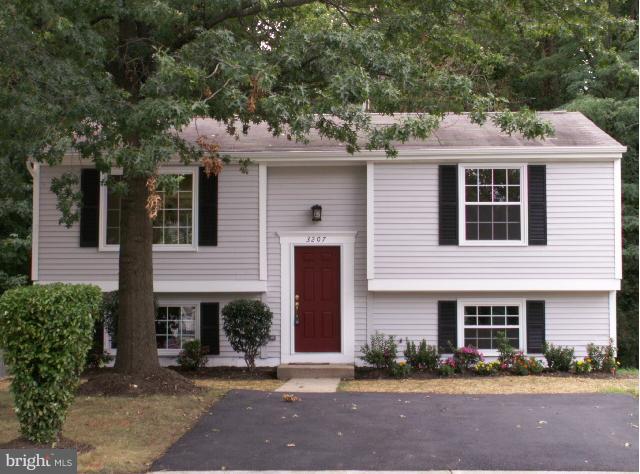 3207 Napper Road Alexandria, VA 22306 - Photo 3 of 3 Exterior (Front)