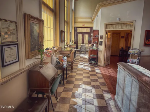 $1,800 | 113 South Main Avenue, Erwin, TN 37650