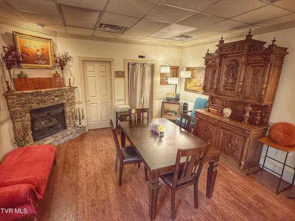 $1,800 | 113 South Main Avenue, Erwin, TN 37650