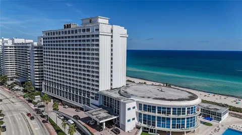 $400,000 | 5445 Collins Avenue, Unit 1504, Miami Beach, FL 33140