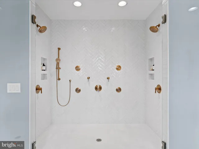 $926,084 | 8001 American, Unit DEVONSHIRE, Breinigsville, PA 18031