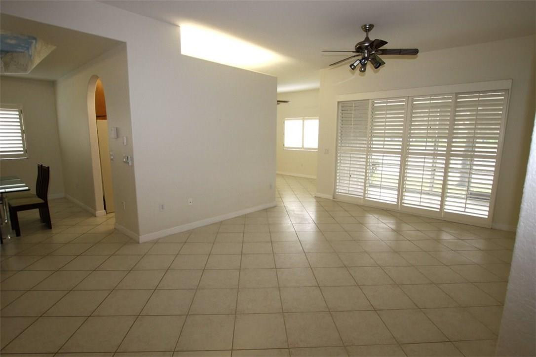 7864 Exeter Boulevard East, Unit 101 Tamarac, FL 33321 - Photo 5 of 20 Photo 5
