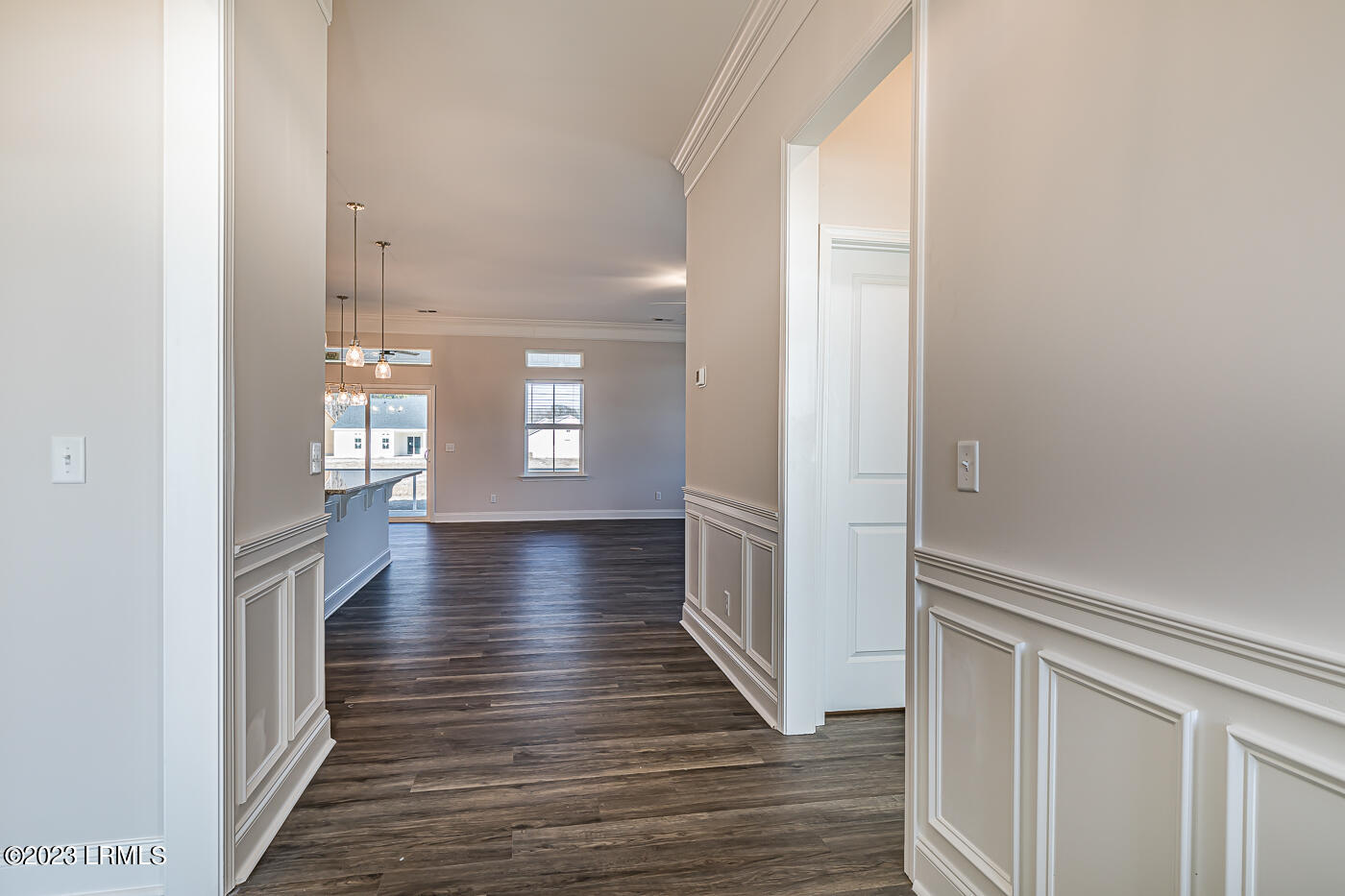 473 Ramport Street Ridgeland, SC 29936 - Photo 3 of 38 3 Foyer