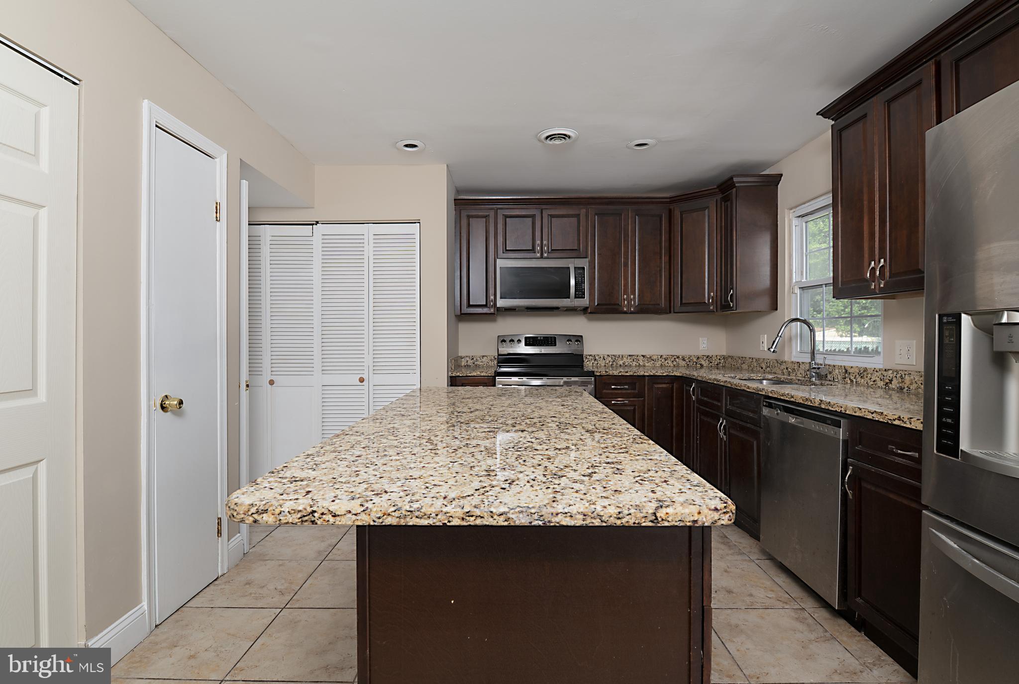 30 Lanford Road New Castle, DE 19720 - Photo 11 of 21 Kitchen