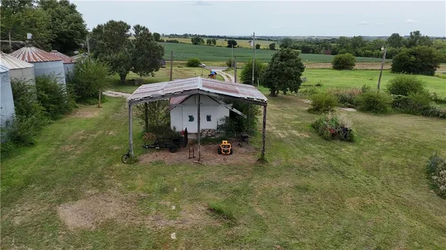 $270,000 | 1257 Highway 36, Hiawatha, KS 66434