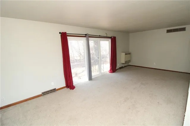 $270,000 | 1257 Highway 36, Hiawatha, KS 66434