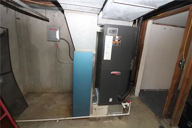 $270,000 | 1257 Highway 36, Hiawatha, KS 66434