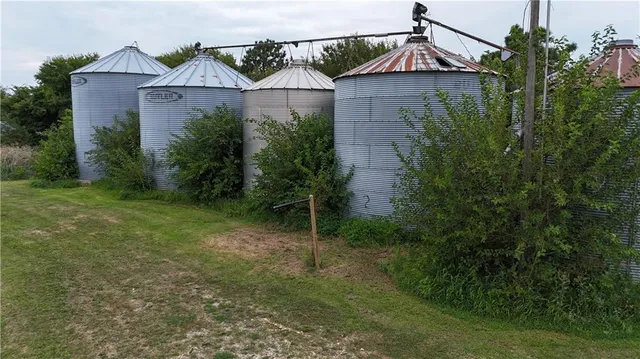 $270,000 | 1257 Highway 36, Hiawatha, KS 66434