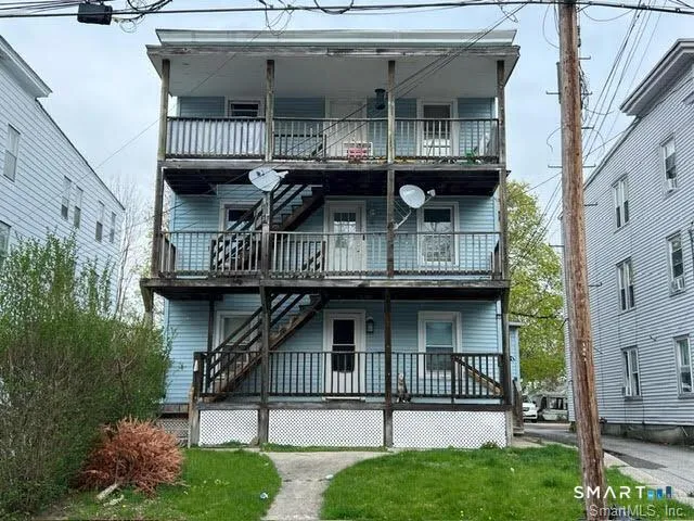 $1,700 | 70 Woodbine Street, Unit 2, Torrington, CT 06790