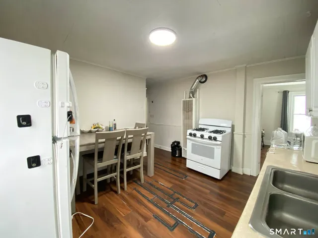 $1,700 | 70 Woodbine Street, Unit 2, Torrington, CT 06790