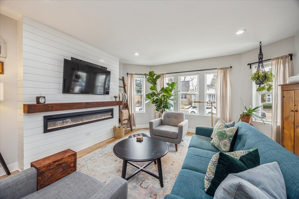 3533 Morton Avenue Brookfield, IL 60513 - Photo 3 of 30