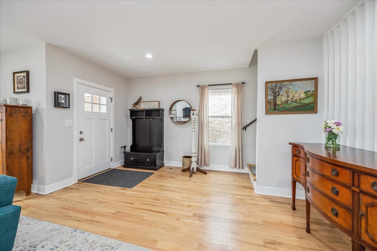 3533 Morton Avenue Brookfield, IL 60513 - Photo 5 of 30