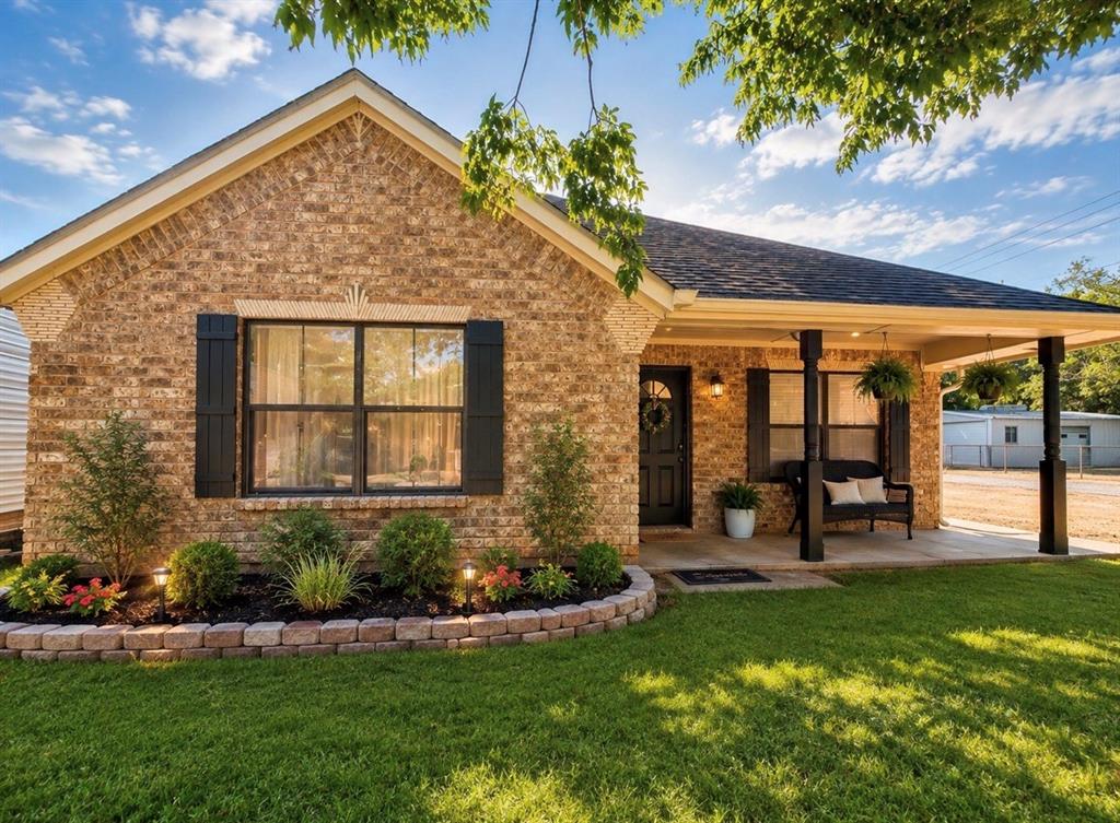 905 North Miller Street Decatur, TX 76234 - Photo 3 of 21 Gallery Image 3