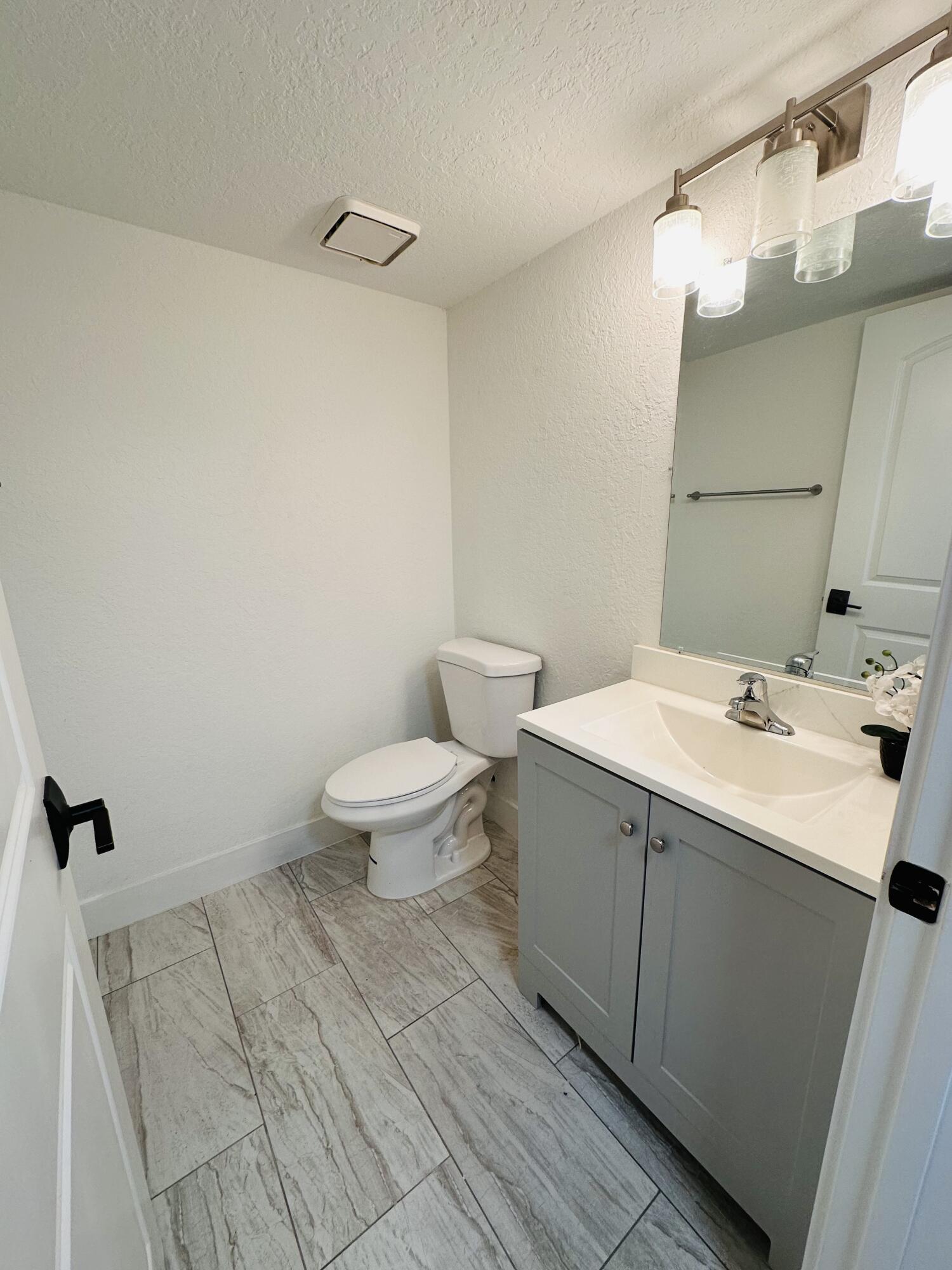 300 Nottingham Circle, Unit E Greenacres, FL 33463 - Photo 5 of 10 IMG_0461