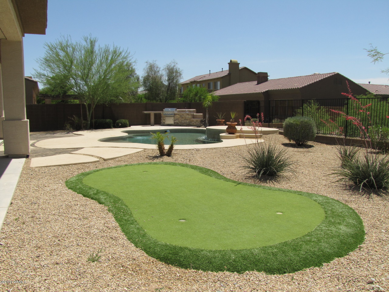 1815 West Brianna Road Phoenix, AZ 85085 - Photo 6 of 20 putting green - FUN!