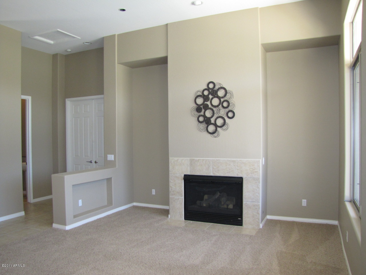 1815 West Brianna Road Phoenix, AZ 85085 - Photo 7 of 20 living room