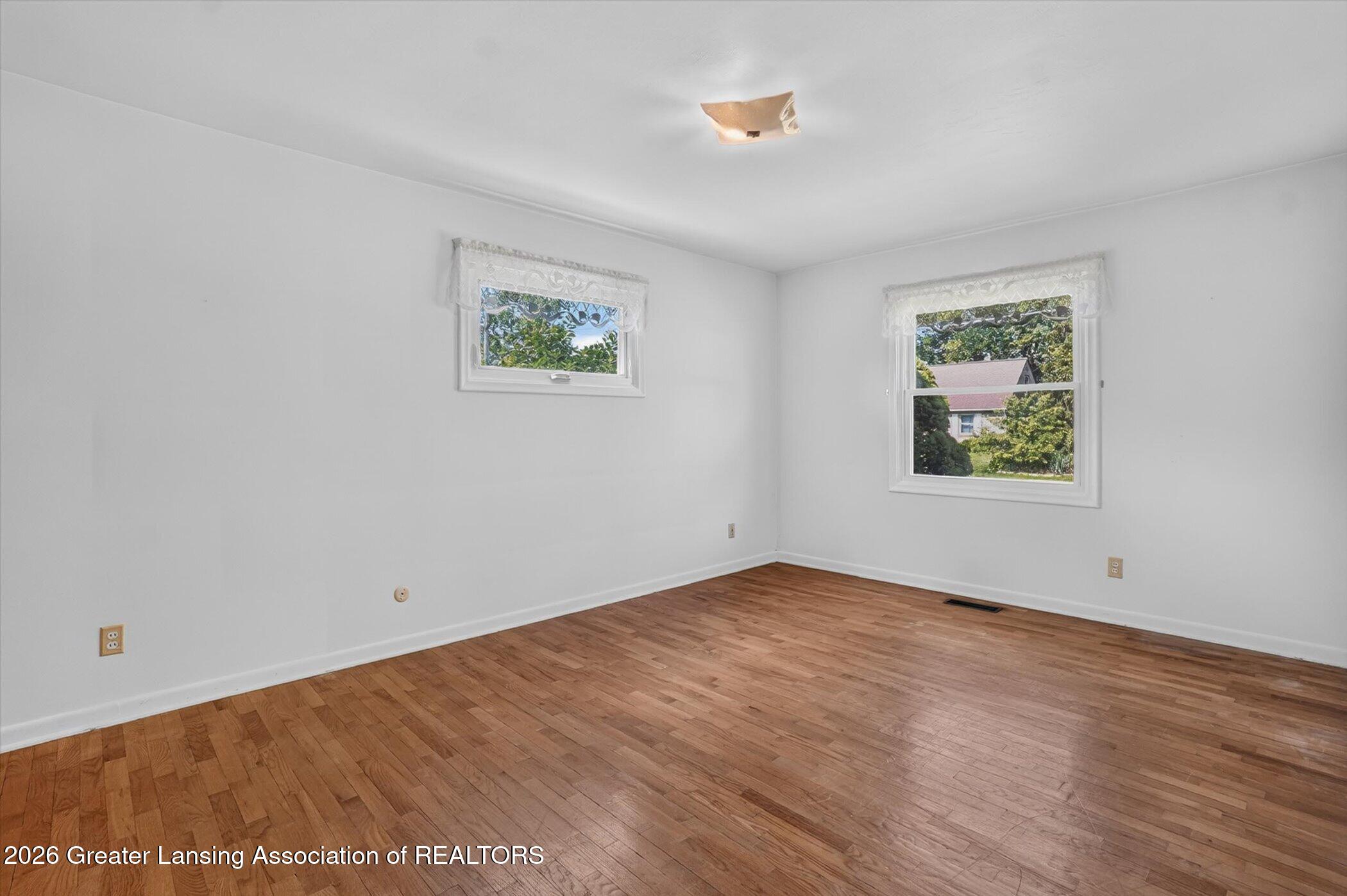 2106 Byrnes Road Lansing, MI 48906 - Photo 20 of 51 23-2106-Byrnes-Rd-WindowStill-Photograph