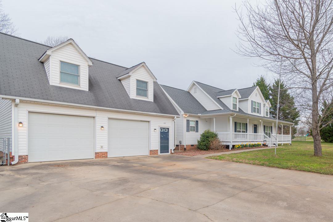 699 State Rd S-42-561 Greer, SC 29651 - Photo 4 of 36