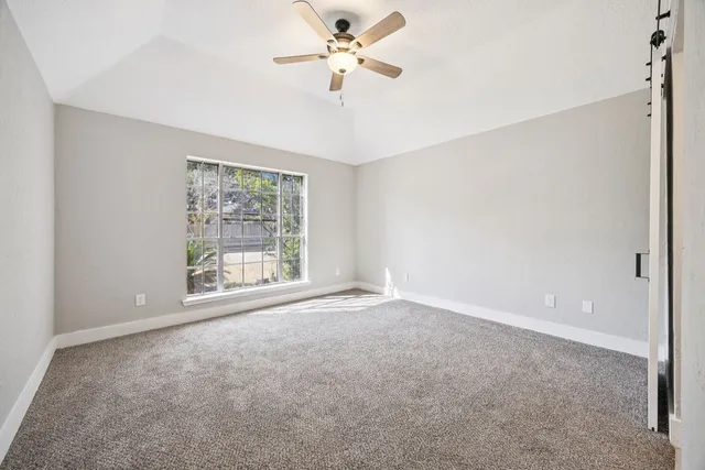 $2,295 | 2942 Waterloo Road, Pearland, TX 77581