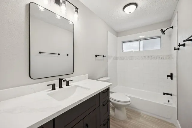 $2,295 | 2942 Waterloo Road, Pearland, TX 77581