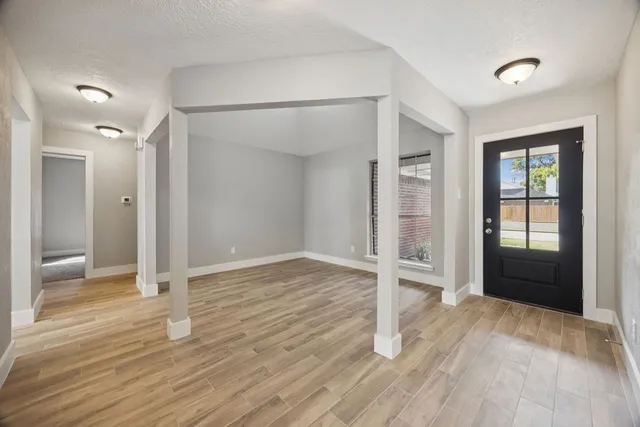 $2,295 | 2942 Waterloo Road, Pearland, TX 77581