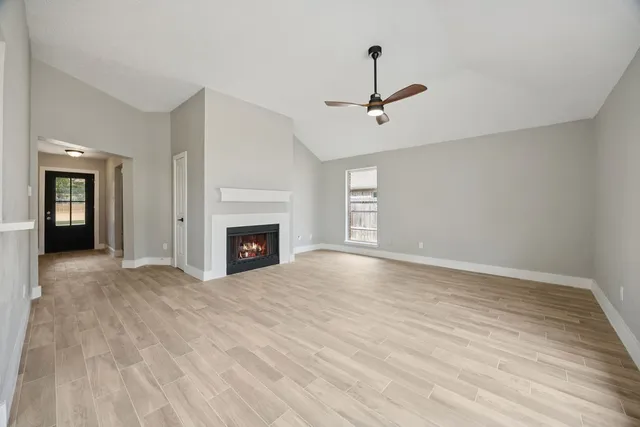 $2,295 | 2942 Waterloo Road, Pearland, TX 77581