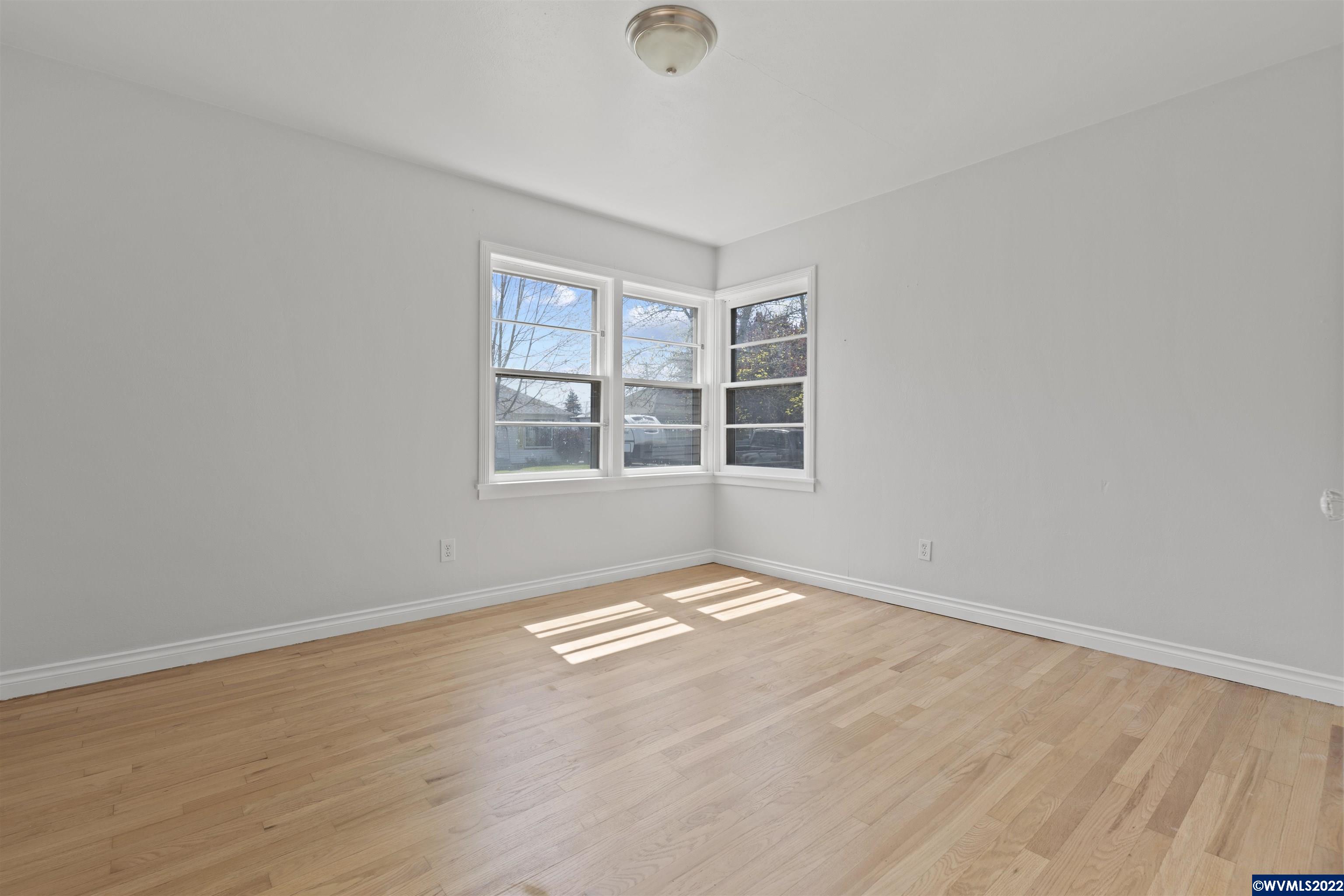 1089 Southwest 14th Avenue Albany, OR 97321 - Photo 11 of 21 Gallery Image 11