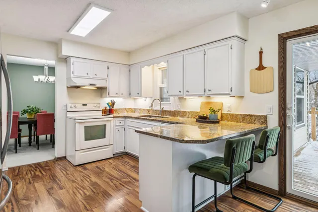 $440,000 | 13113 Grand Avenue, Burnsville, MN 55337