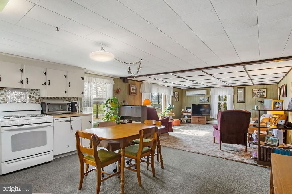 3824 Brownton Road Felton, PA 17322 - Photo 4 of 30 Gallery Image 4