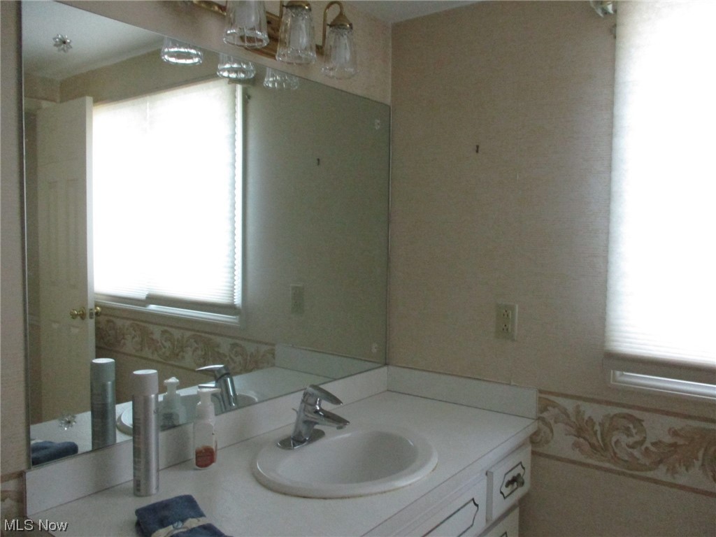 37466 Hunters Ridge Solon, OH 44139 - Photo 22 of 35 Gallery Image 22