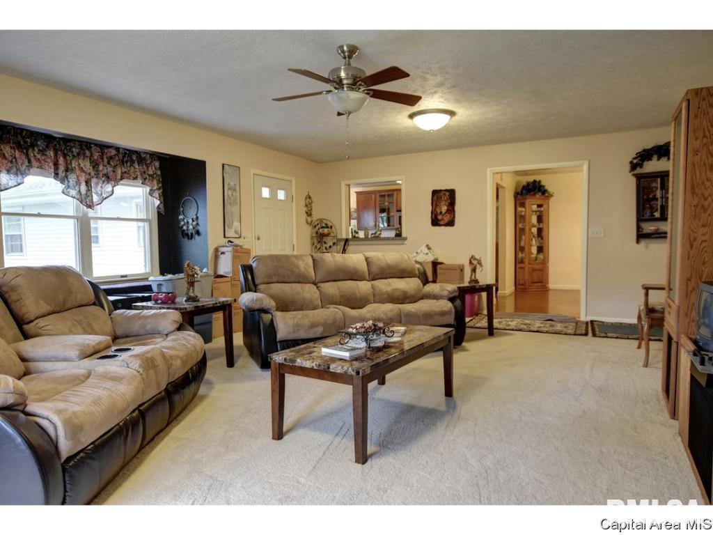 320 Lynwood Lane Springfield, IL 62703 - Photo 12 of 35 Gallery Image 12