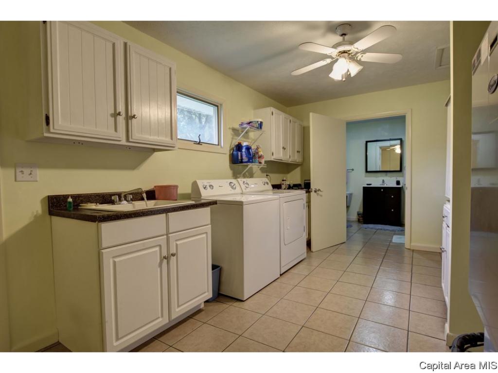 320 Lynwood Lane Springfield, IL 62703 - Photo 14 of 35 Gallery Image 14