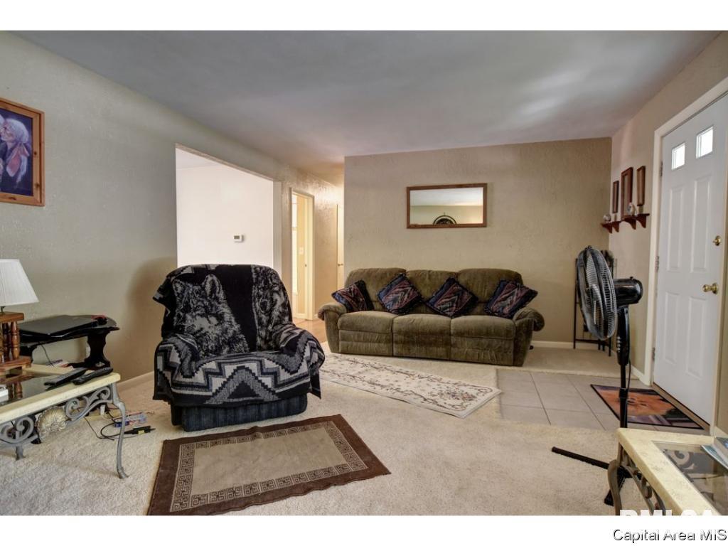 320 Lynwood Lane Springfield, IL 62703 - Photo 2 of 35 Gallery Image 2