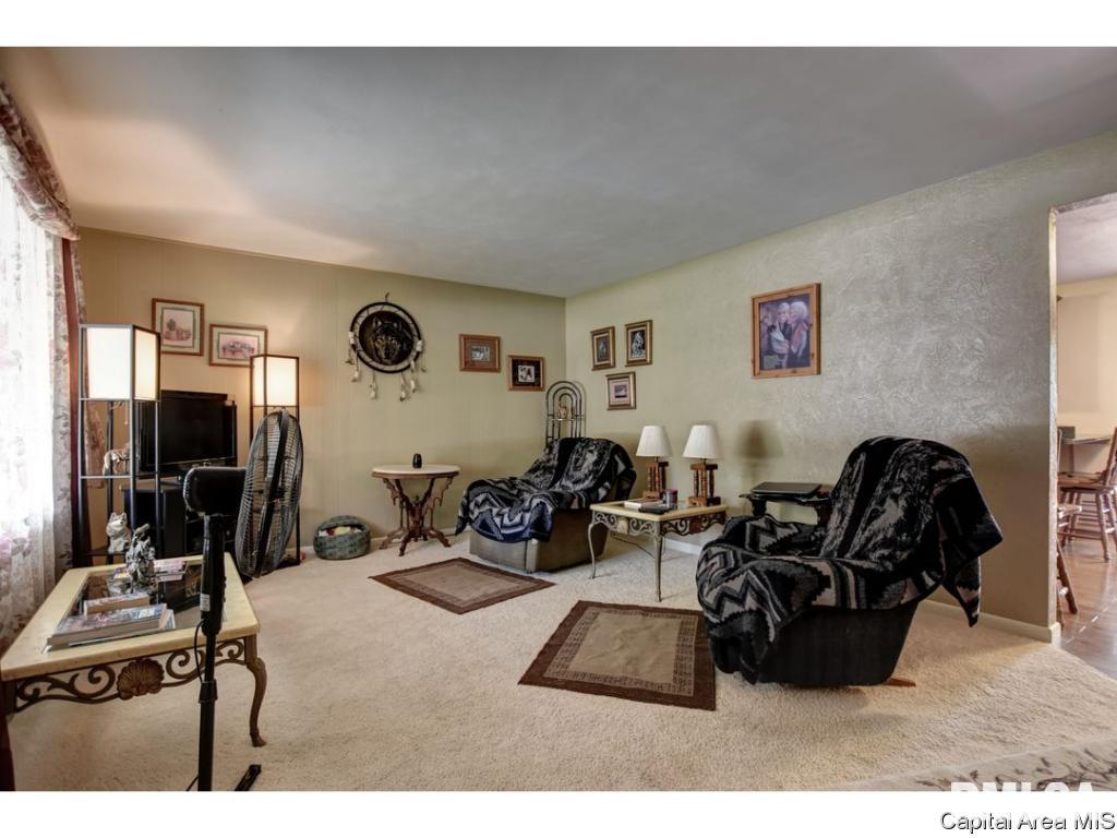 320 Lynwood Lane Springfield, IL 62703 - Photo 3 of 35 Gallery Image 3