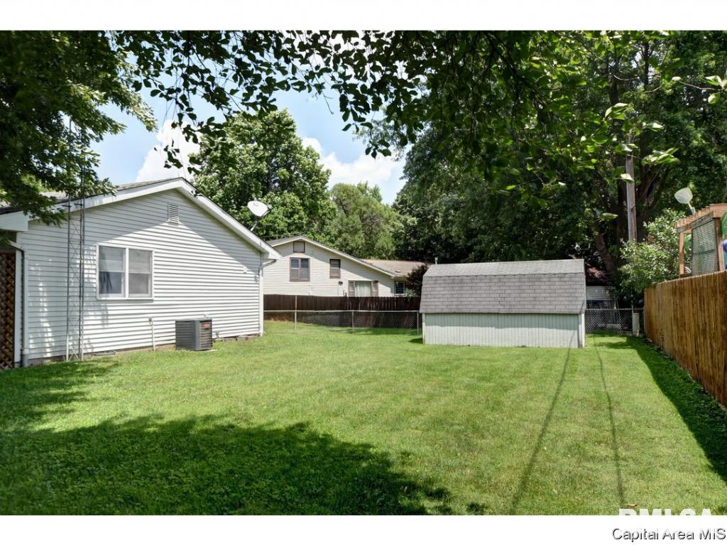 320 Lynwood Lane Springfield, IL 62703 - Photo 32 of 35 Gallery Image 32