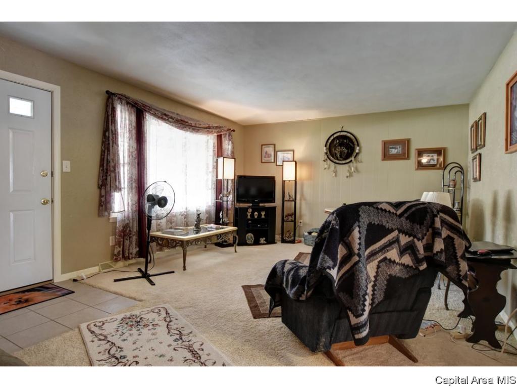 320 Lynwood Lane Springfield, IL 62703 - Photo 4 of 35 Gallery Image 4