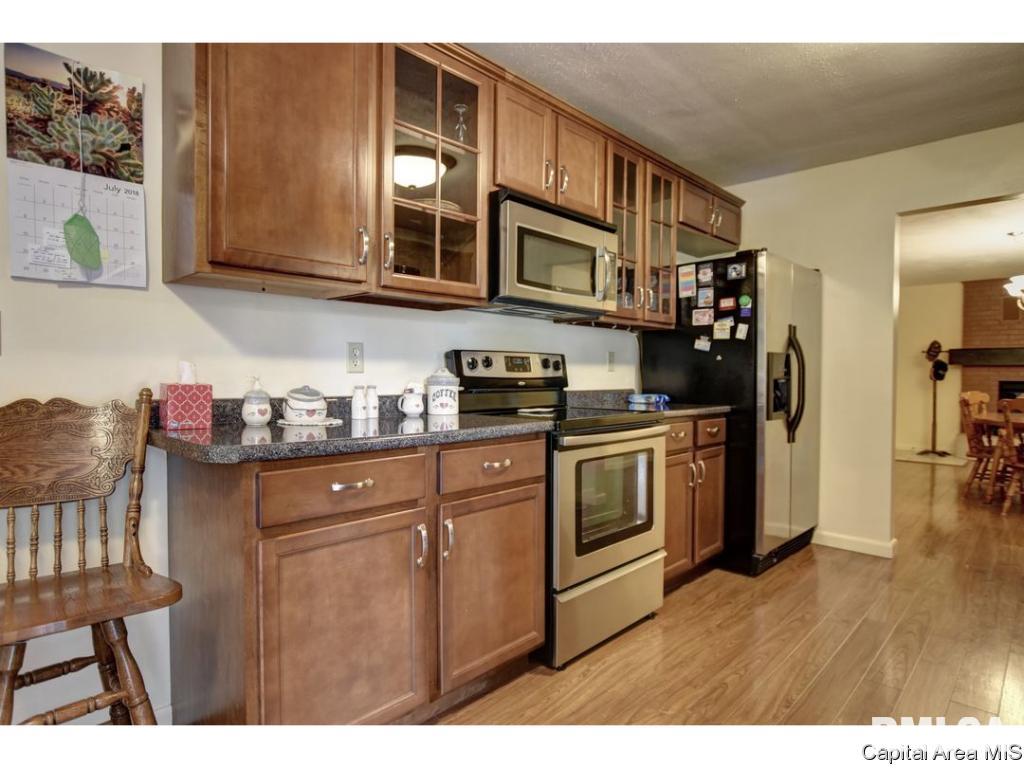 320 Lynwood Lane Springfield, IL 62703 - Photo 9 of 35 Gallery Image 9