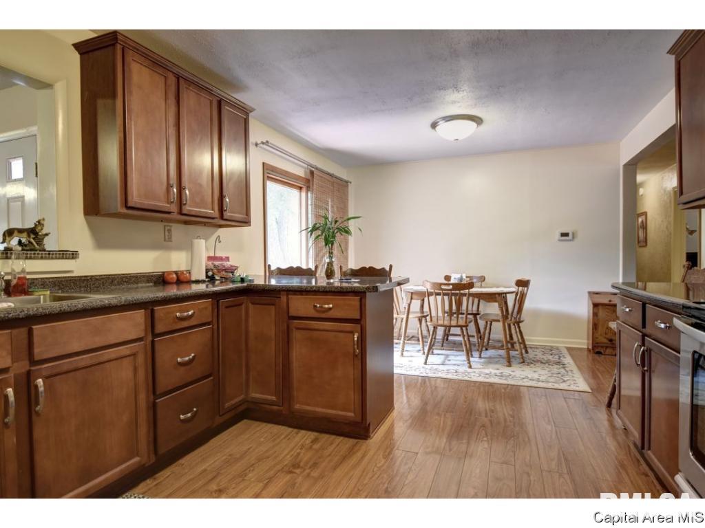 320 Lynwood Lane Springfield, IL 62703 - Photo 10 of 35 Gallery Image 10