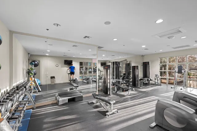 $425,000 | 17 West Vernon Avenue, Unit 412, Phoenix, AZ 85003