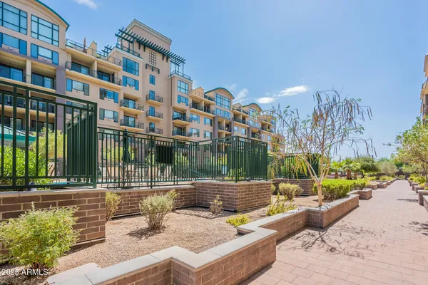 $425,000 | 17 West Vernon Avenue, Unit 412, Phoenix, AZ 85003