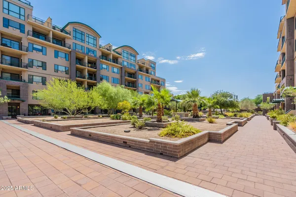 $425,000 | 17 West Vernon Avenue, Unit 412, Phoenix, AZ 85003